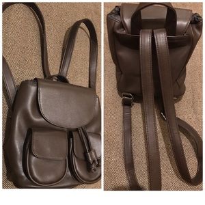 Brown mini backpack. (New)